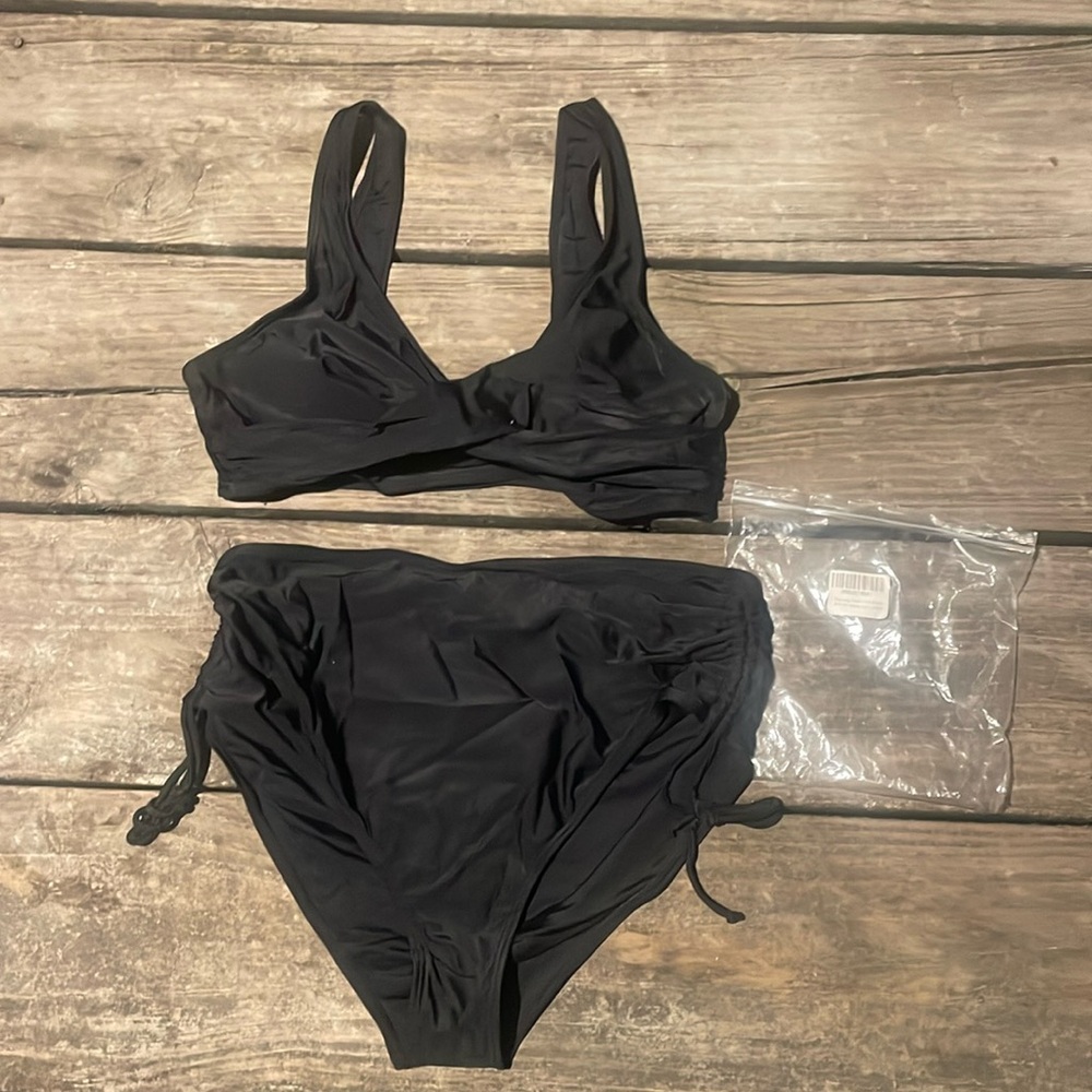 fanuerg women’s black large two piece swimsuit NWT